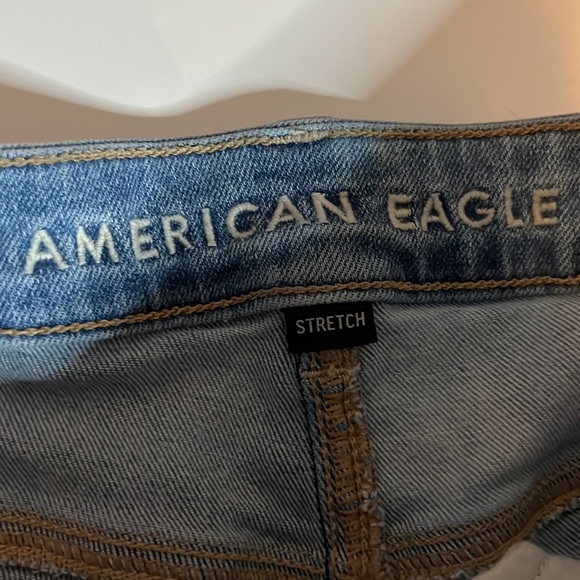 American Eagle high rise 2 tone distressed jeans raw hem with stretch sz 2 - Picture 4 of 4